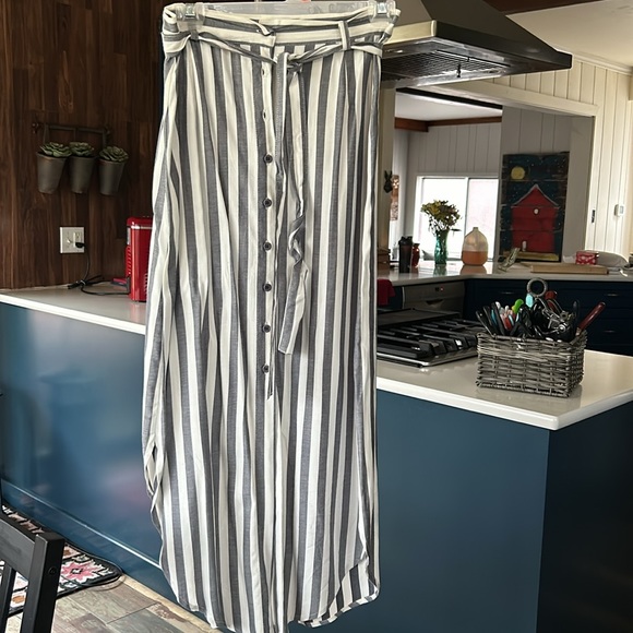 Two piece blouse and skirt set by BB Dakota - Picture 2 of 2